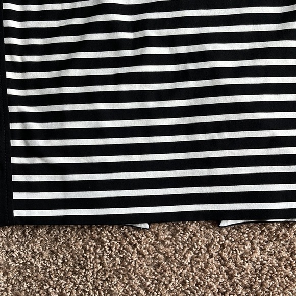 - WHBM Straight Skirt - Size 8 - Picture 2 of 14